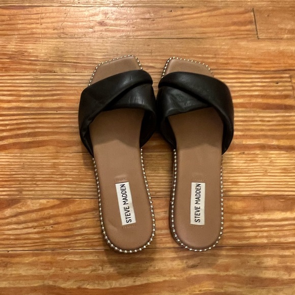 Sandals - Picture 2 of 3